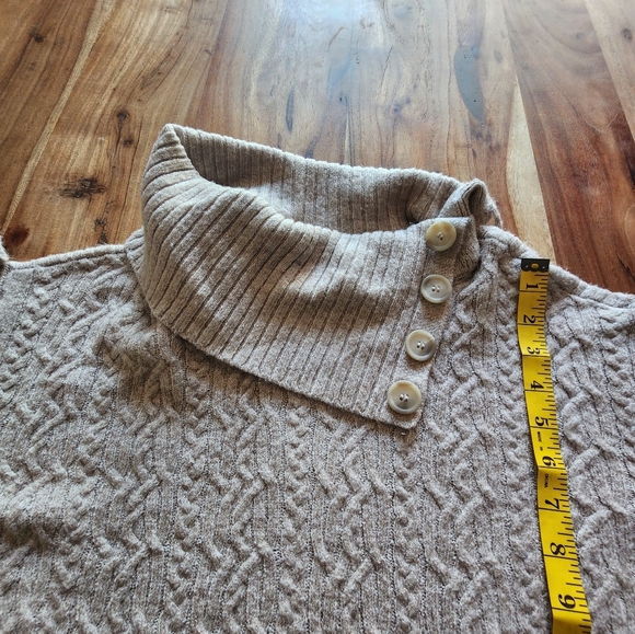 Denver hayes cable knit split Cowl-Neck oatmeal sweater, size M - Picture 7 of 9
